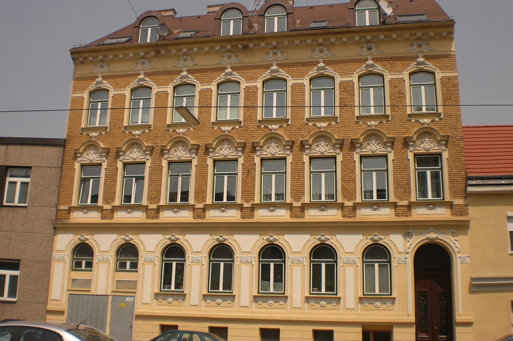 schönes Zinshaus mit Ziegelfassade, 12. Bezirk von Wien